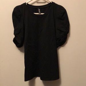 Black rouched mid-length sleeve shirt